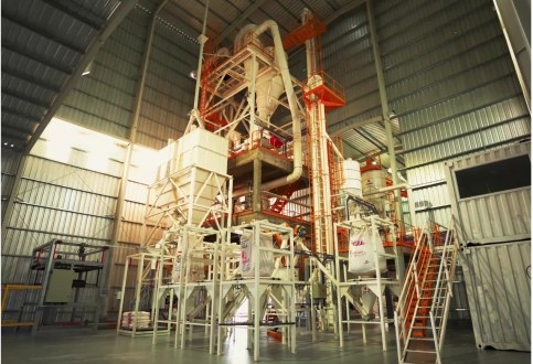 Planta industrial vertical de alimentos balanceados